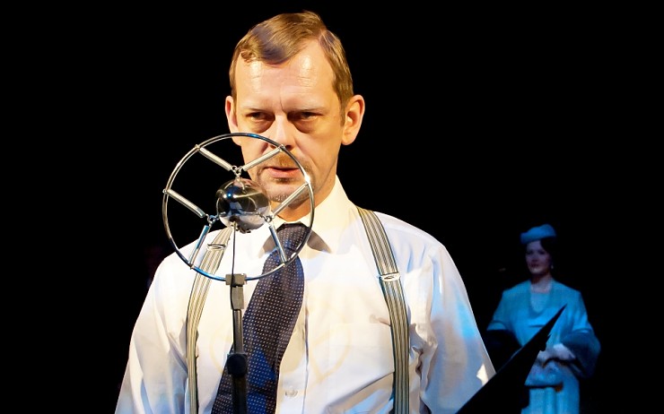 Martin Stránský ve hře Králova řeč.